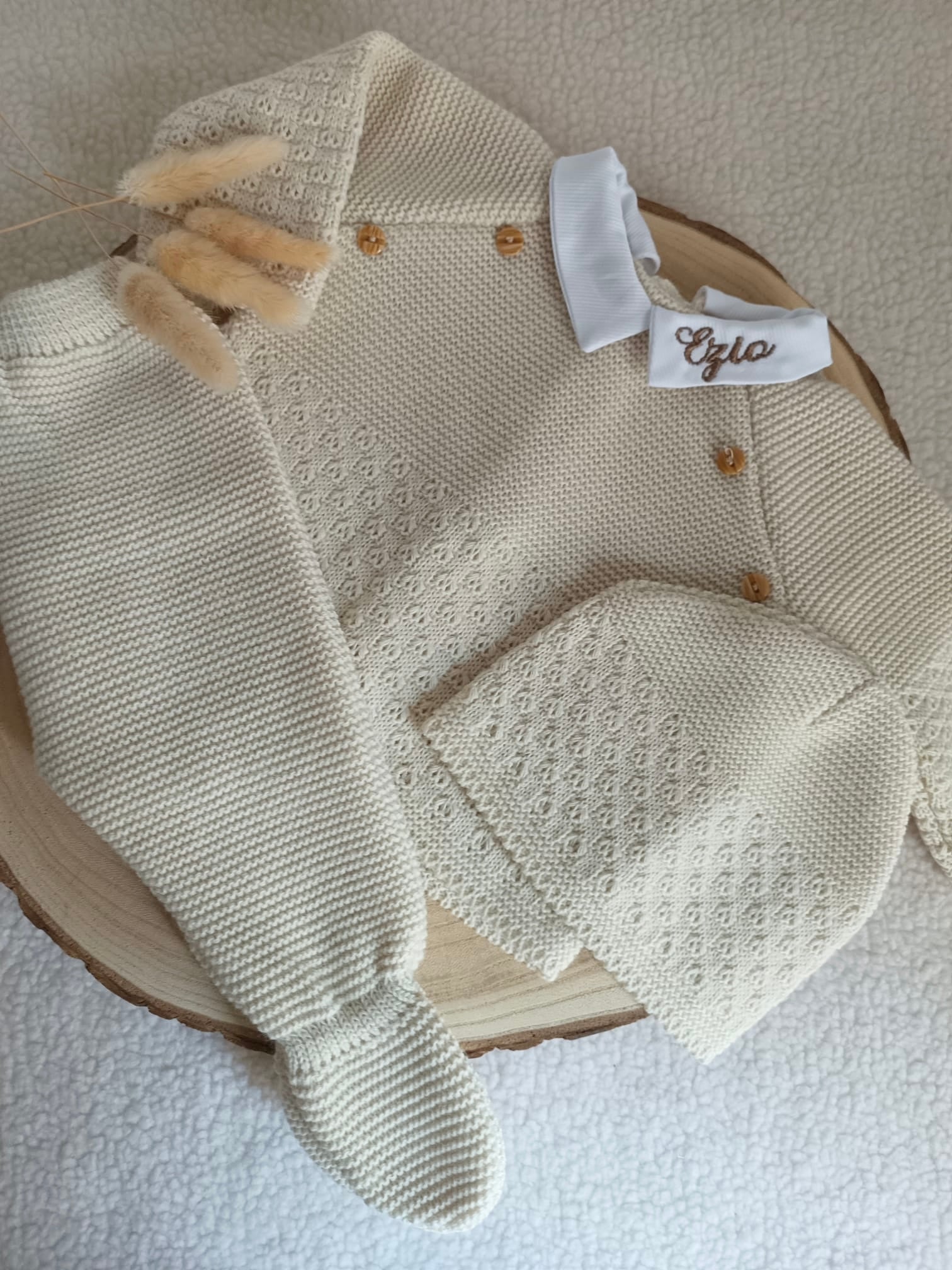 Ensemble complet naissance beige 0/3 mois avec boutons bois