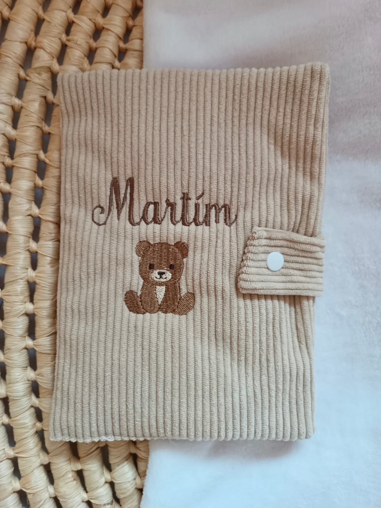 Protège carnet de santé velours beige - personnalisable -