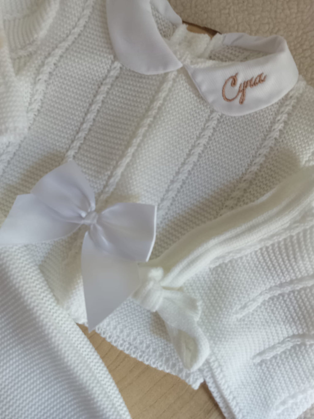 Ensemble complet blanc avec noeud satiné blanc - plusieurs tailles - personnalisable -