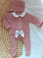 Ensemble complet vieux rose torsade avec noeud satiné blanc 0/3 mois