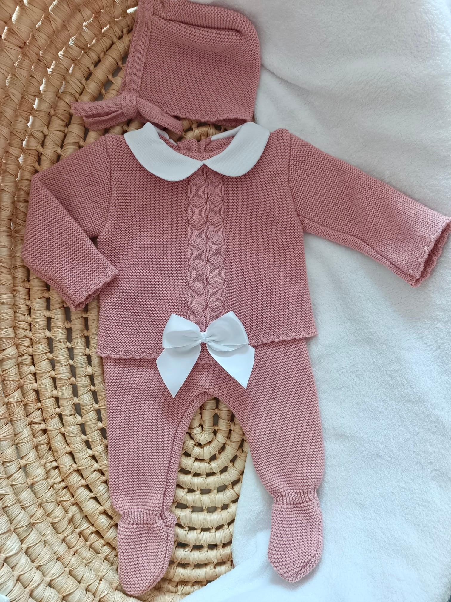 Ensemble complet vieux rose torsade avec noeud satiné blanc 0/3 mois