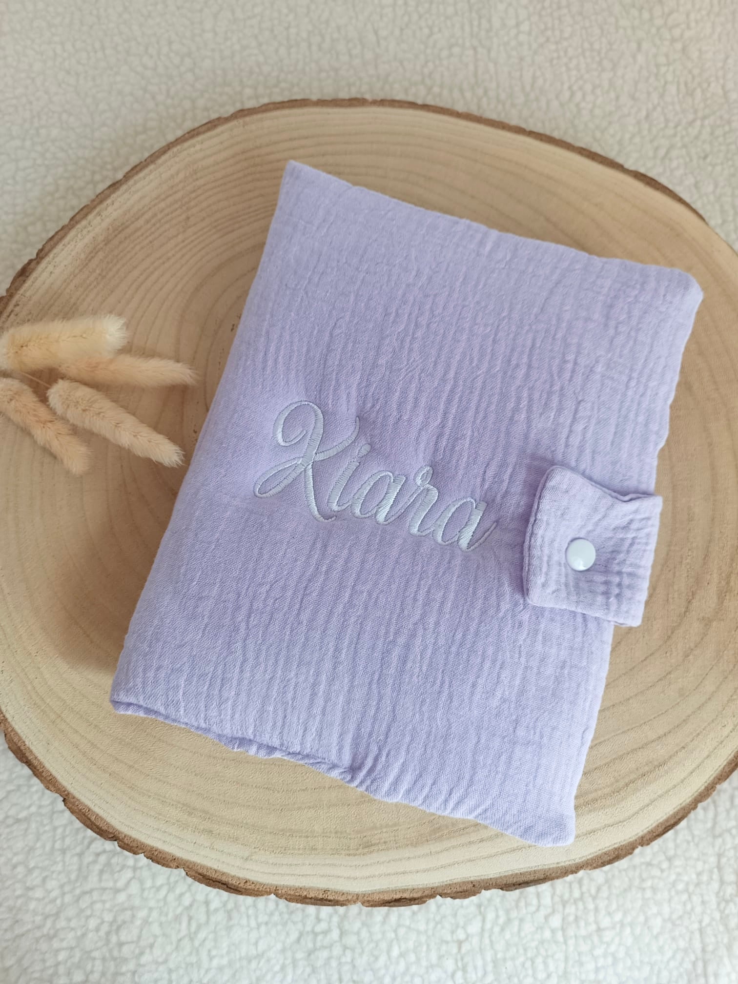 Protège carnet de santé en gaze de coton lila - personnalisable -