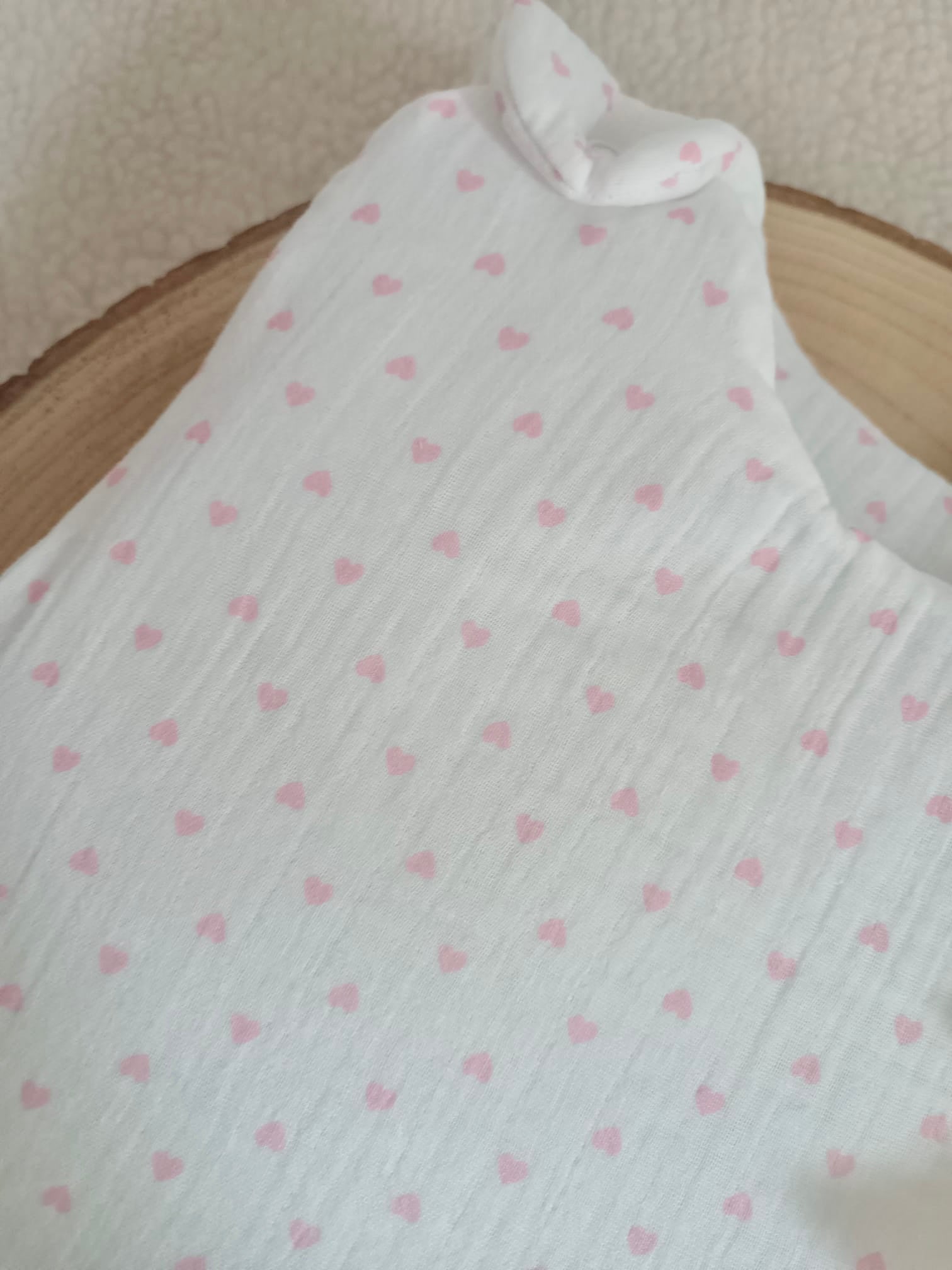 Gigoteuse molletonnée en gaze de coton cœurs rose