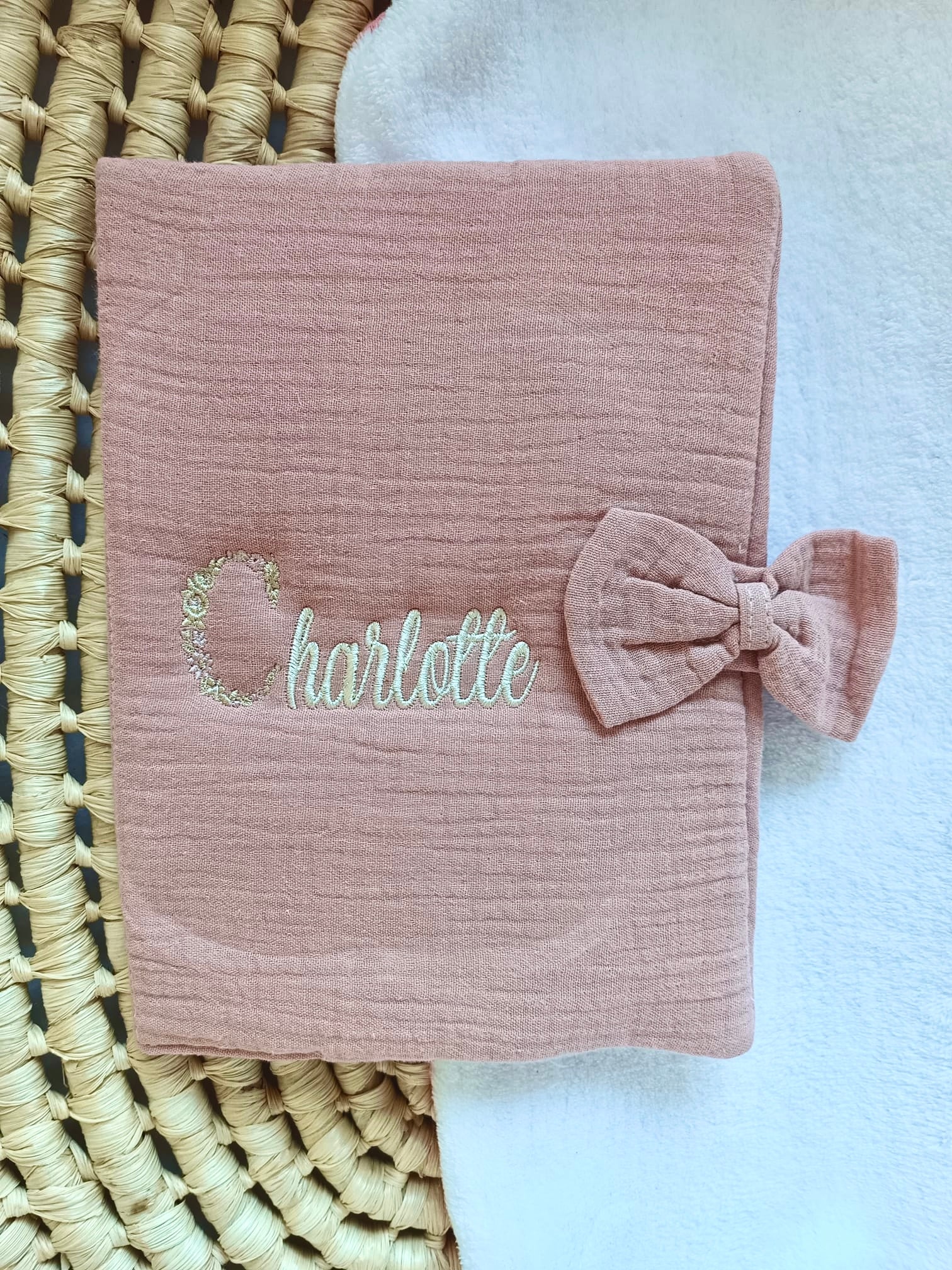 Protège carnet de santé en gaze de coton terracotta avec noeud - personnalisable -