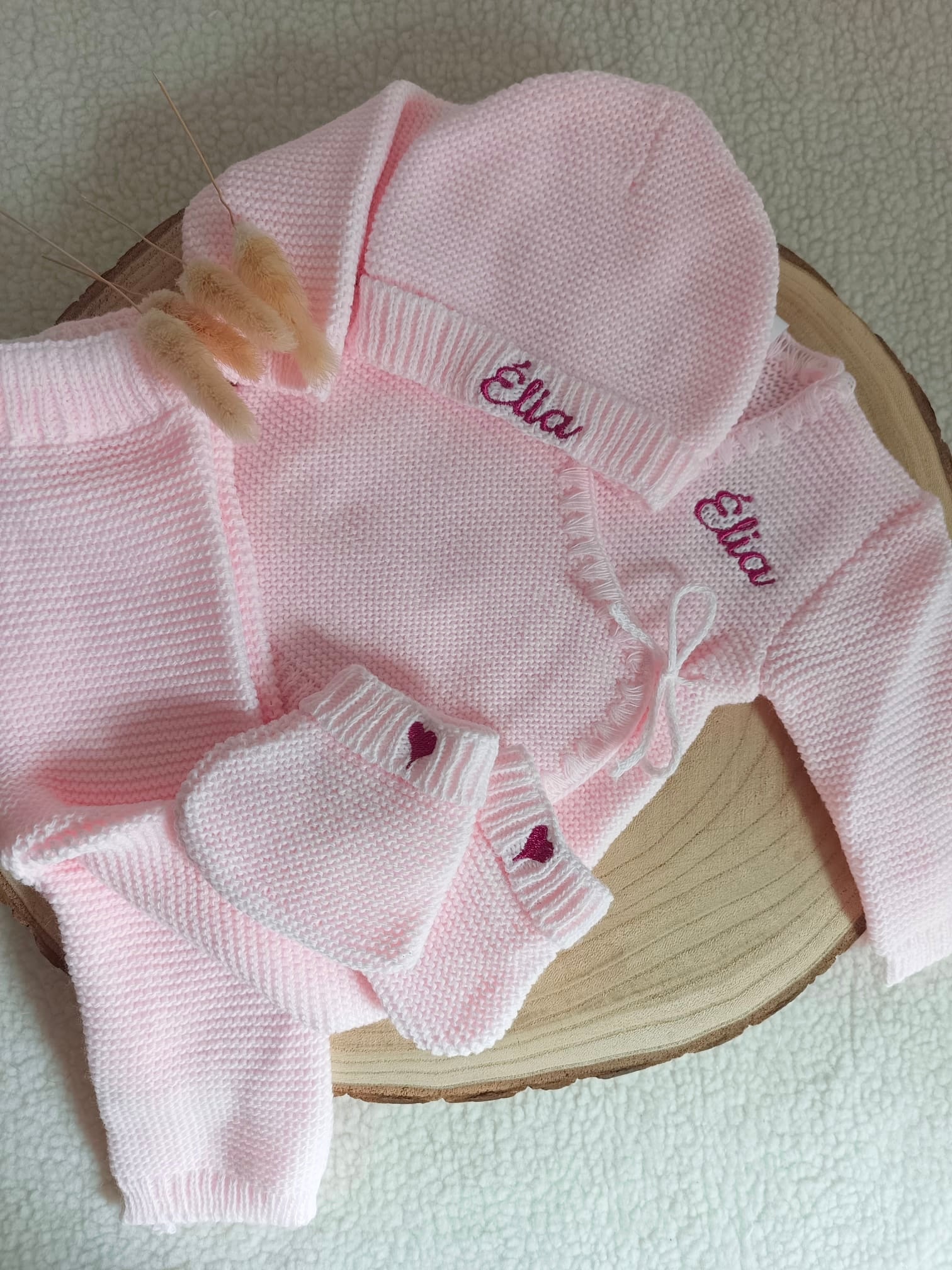 Tenue naissance 0/3 mois en maille rose - personnalisable