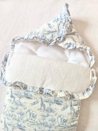 Nid d'ange en gaze de coton safari tons bleuté et polaire blanc -