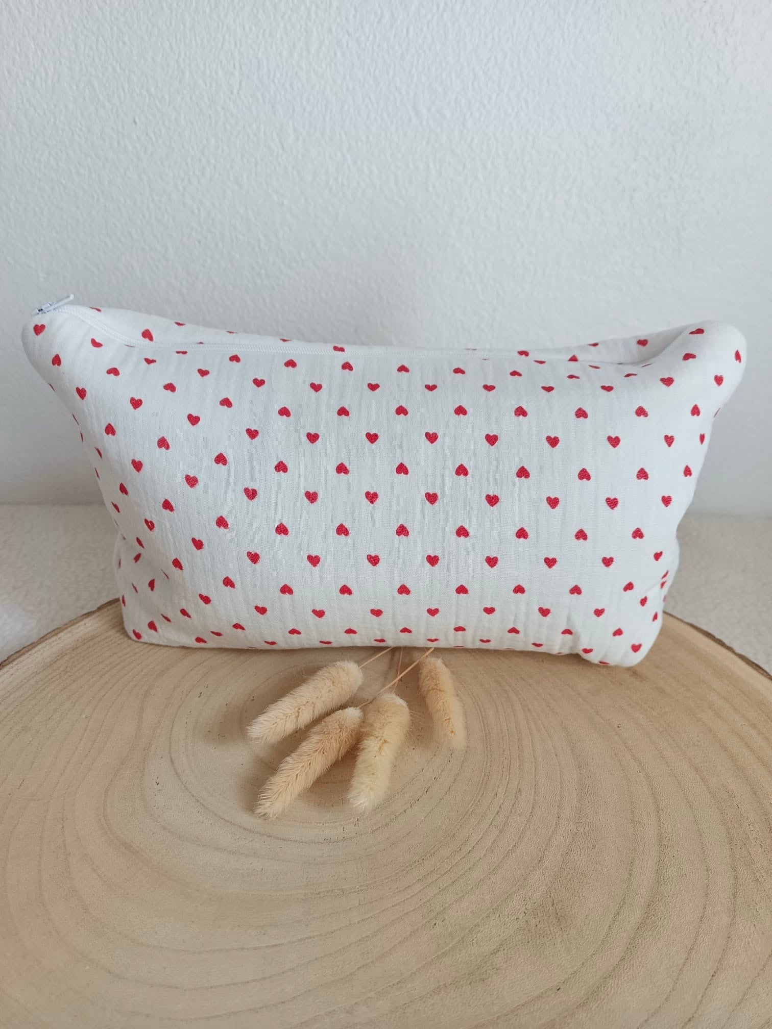 Trousse en gaze de coton cœurs rouge- personnalisable -