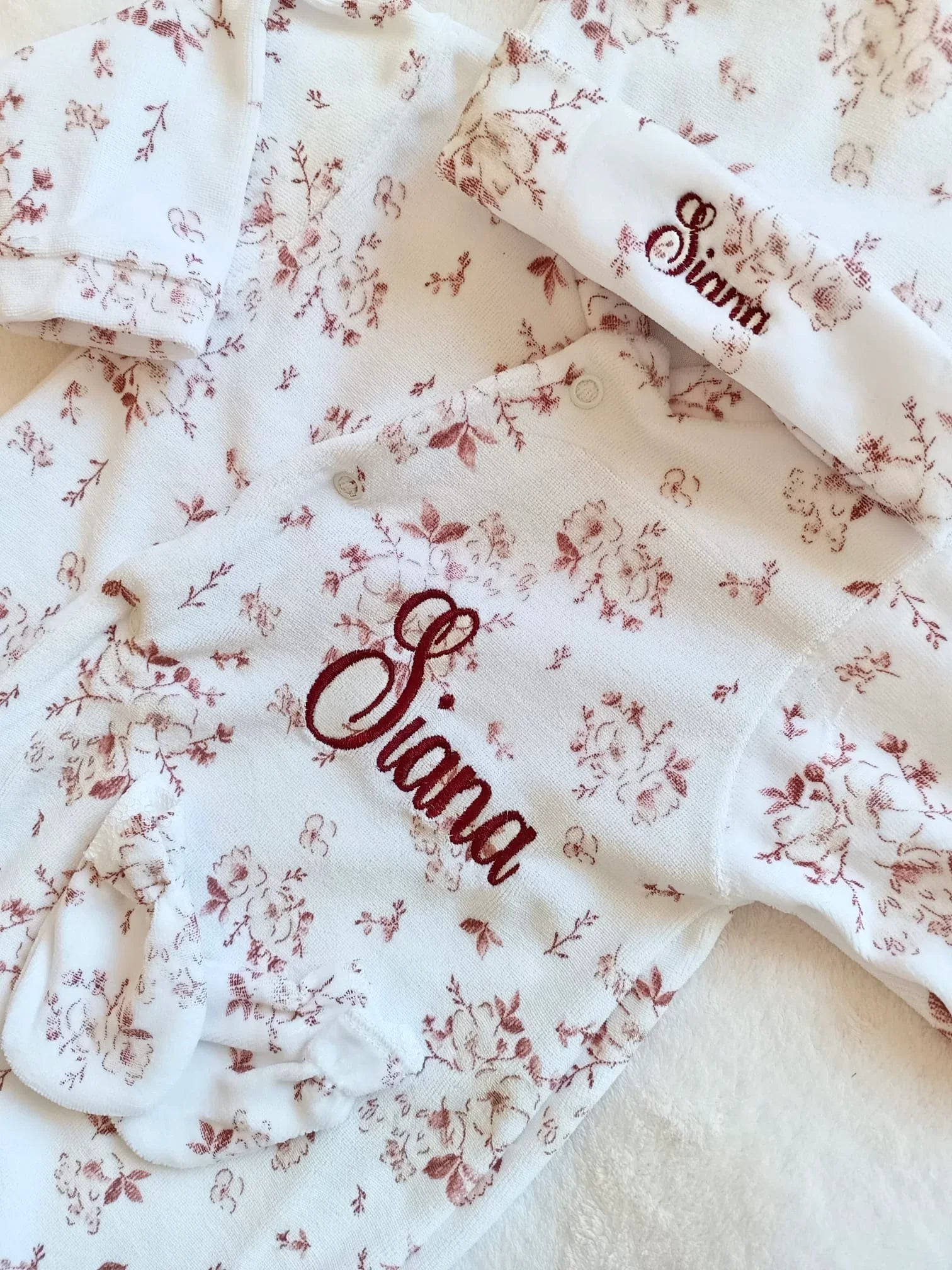 Pyjama naissance personnalisé velours – Fleur de coton (3 pièces)
