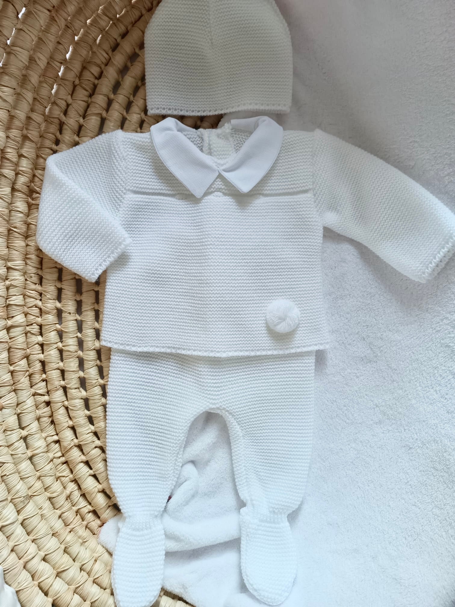 Ensemble complet naissance blanc 0/3 mois avec pompon blanc