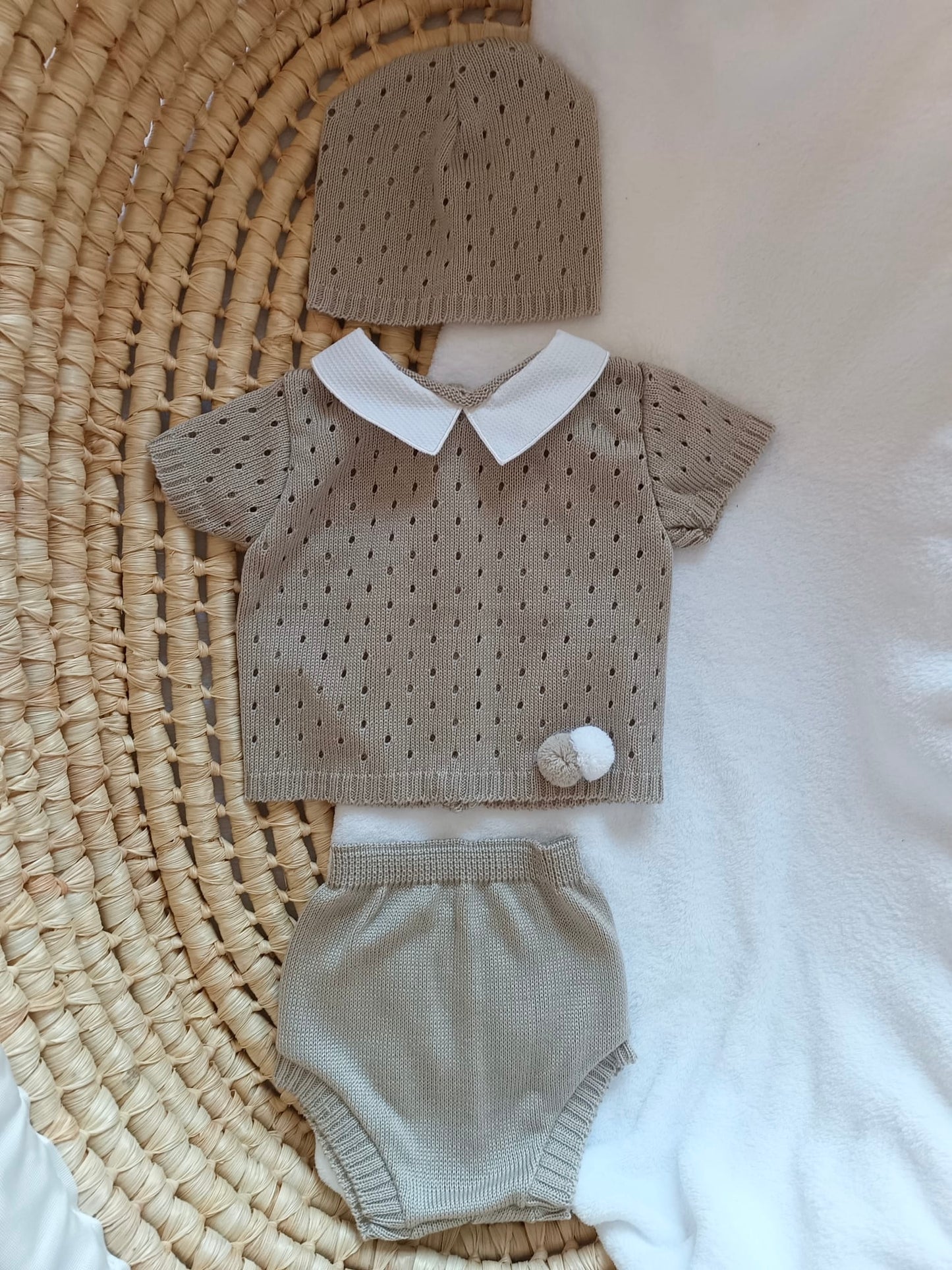 Ensemble complet naissance marron avec pompom 0/3 mois