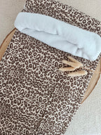 Couverture en gaze de coton et polaire beige léopard
