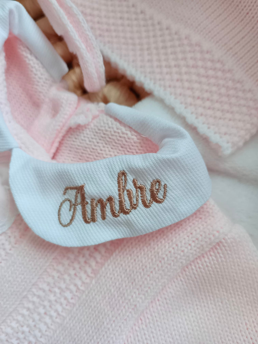 Ensemble complet naissance rose 0/3 mois avec détails dentelle
