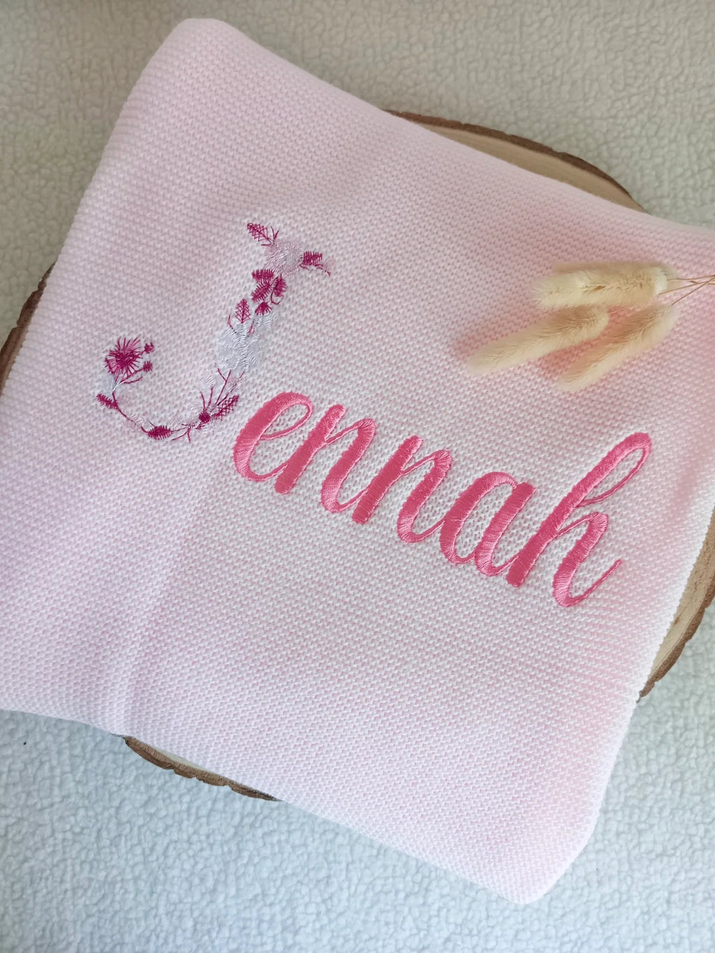 Couverture bébé personnalisée à volant en maille