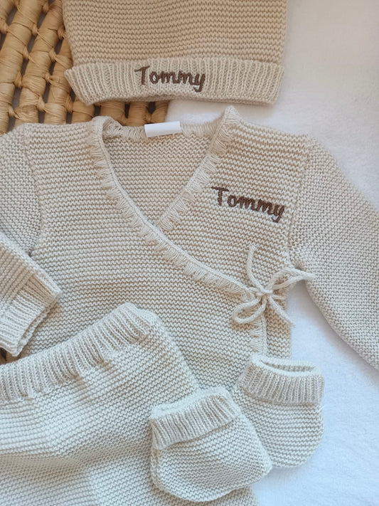 Tenue naissance 0/3 mois en maille beige - personnalisable