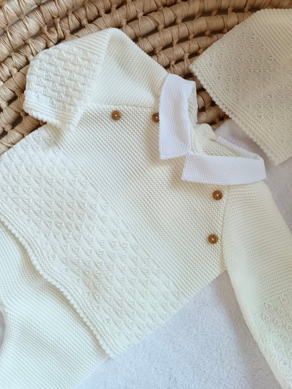 Ensemble complet naissance crème 0/3 mois avec boutons bois