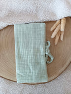 Protège livret de famille en gaze de coton vert sauge - personnalisable -
