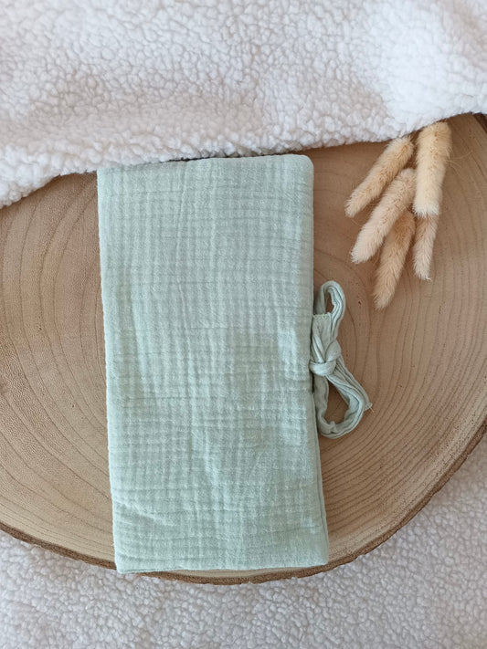 Protège livret de famille en gaze de coton vert sauge - personnalisable -