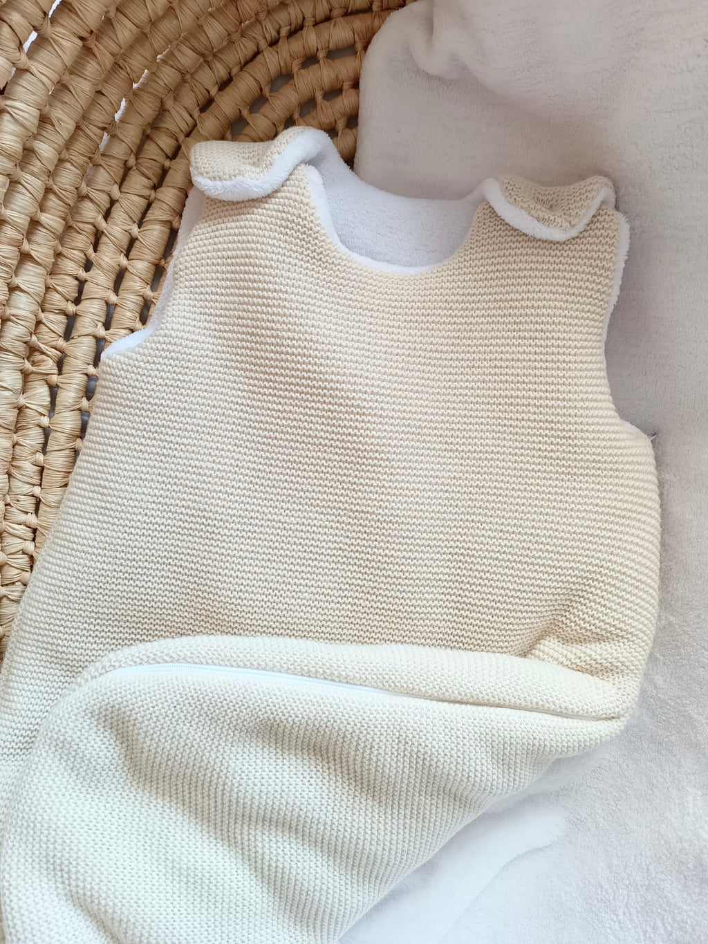 Gigoteuse molletonée en maille beige et polaire blanc - personnalisable -