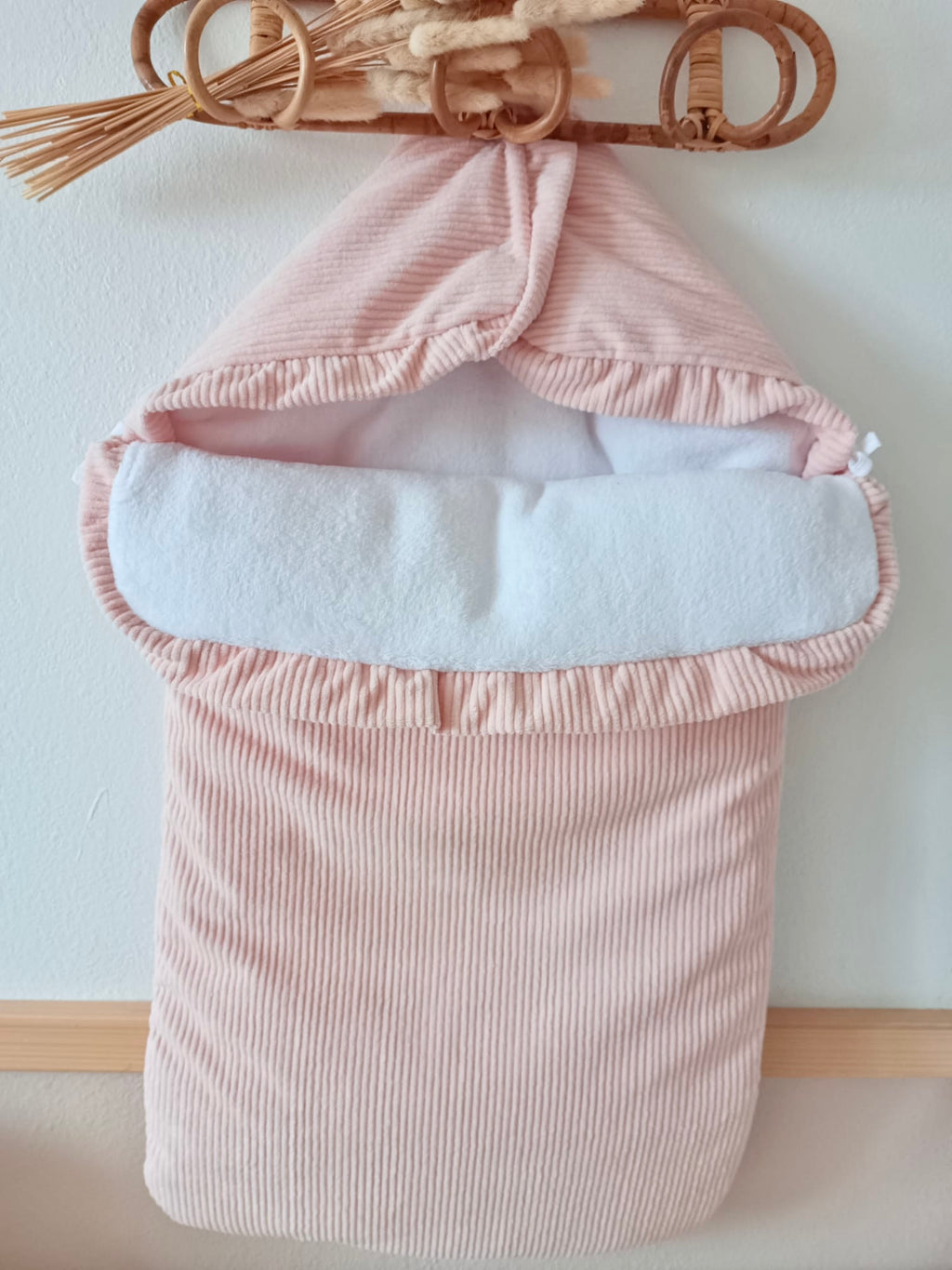 Nid d'ange en velours et polaire rose