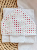 Cape de bain en gaze de coton cœurs rouge - personnalisable -