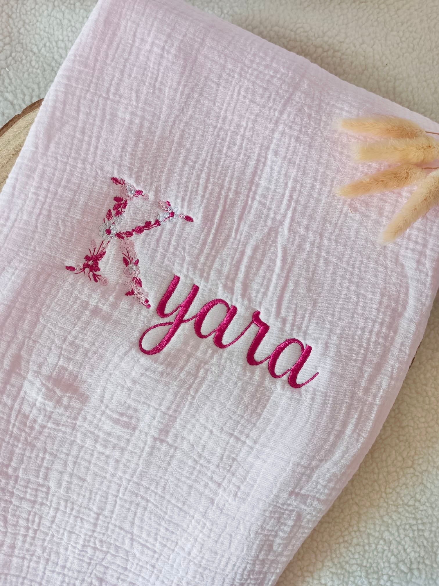 Couverture en gaze de coton et polaire rose - personnalisable -