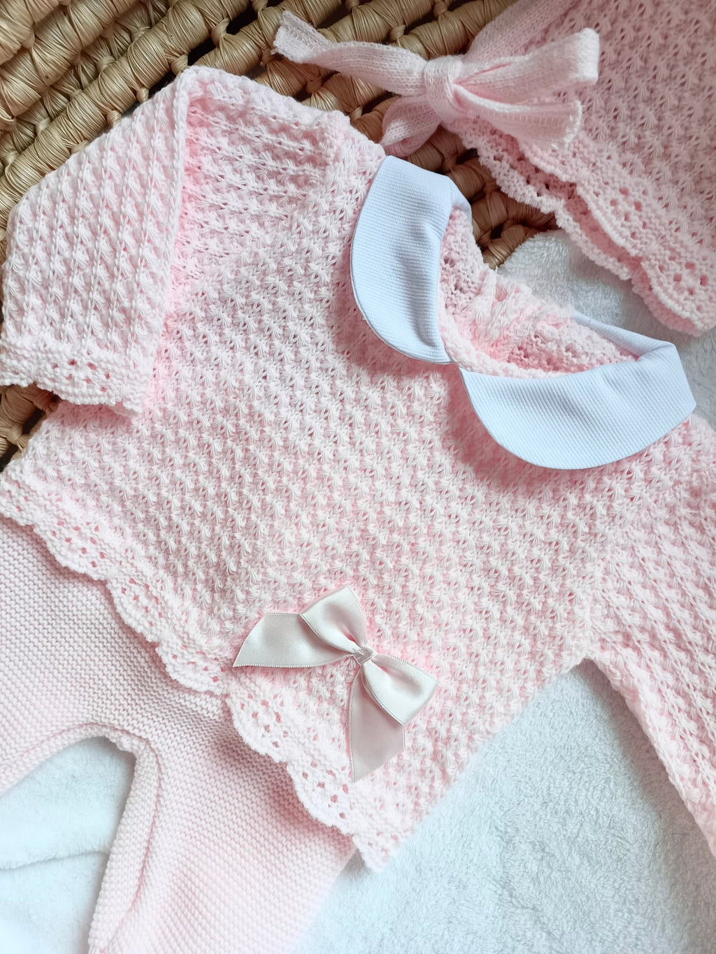 Ensemble complet rose détails noeud satiné rose 0/3 mois