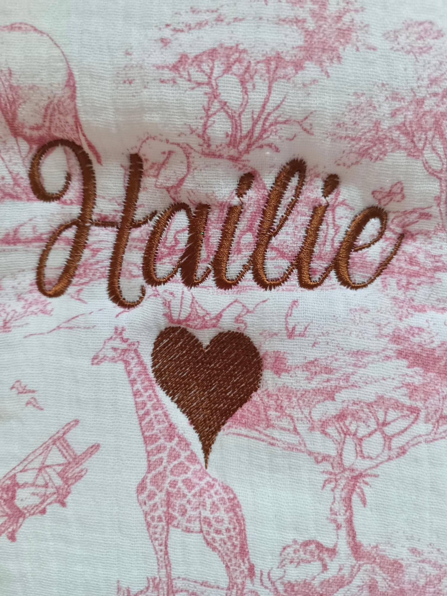 Protège carnet de santé en gaze de coton safari tons rose/fushia - personnalisable -