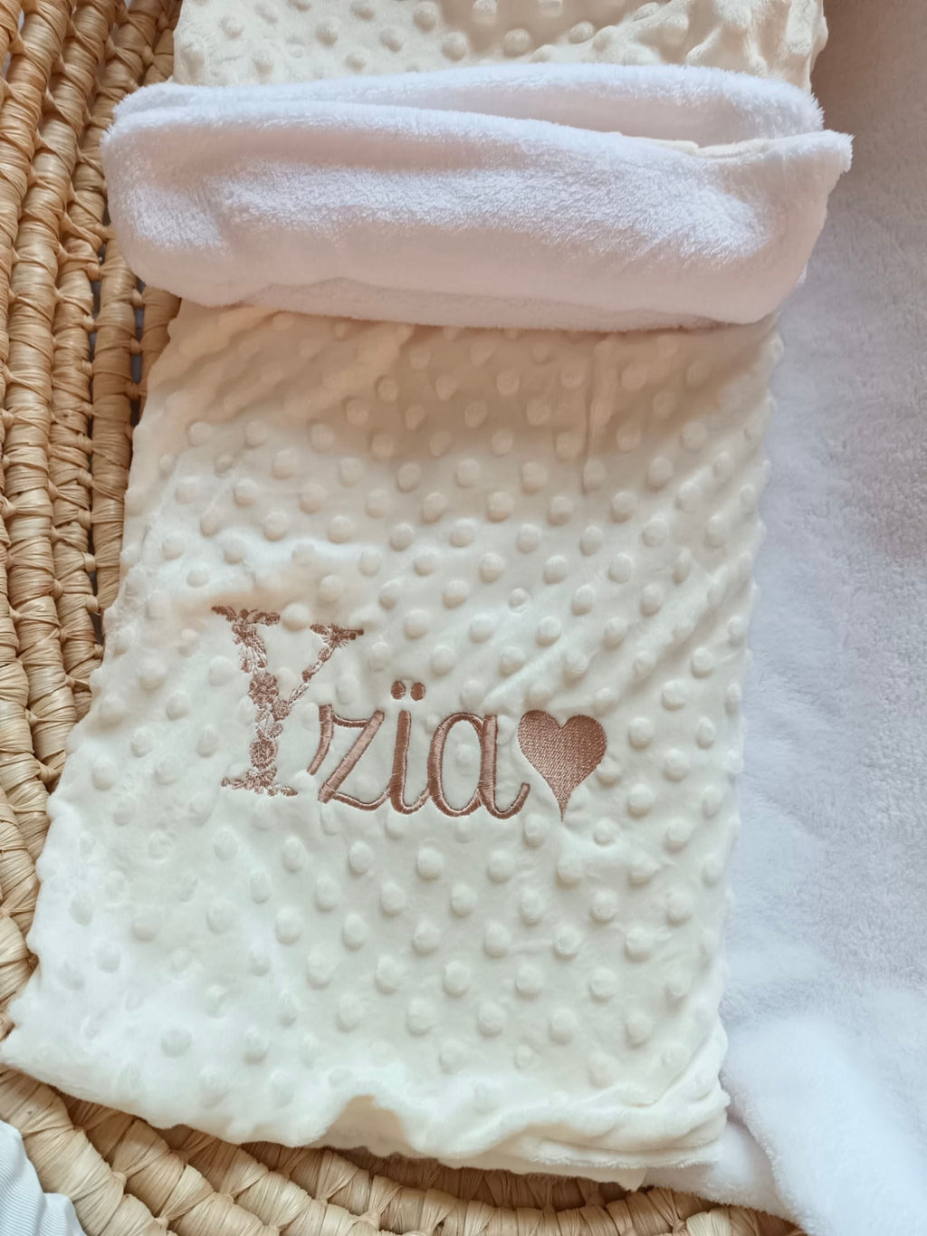 Couverture en minky crème - personnalisable -