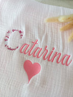 Couverture en gaze de coton et polaire rose - personnalisable -