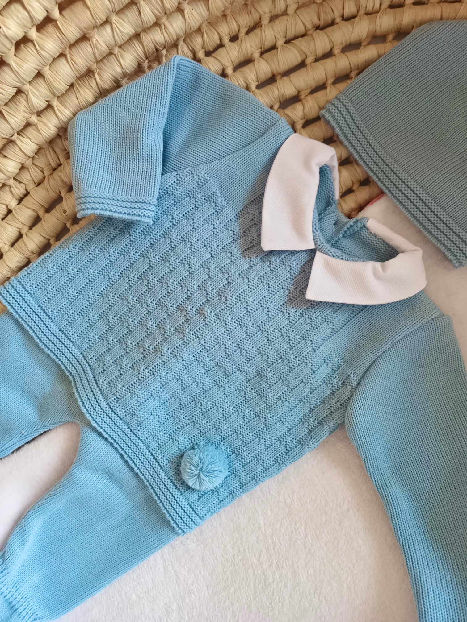 Ensemble complet bleuté avec pompom 0/3 mois