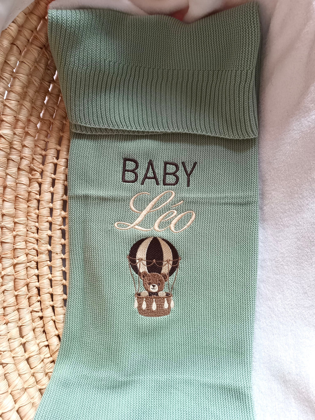 Couverture bébé personnalisée – Baby, prénom & montgolfière