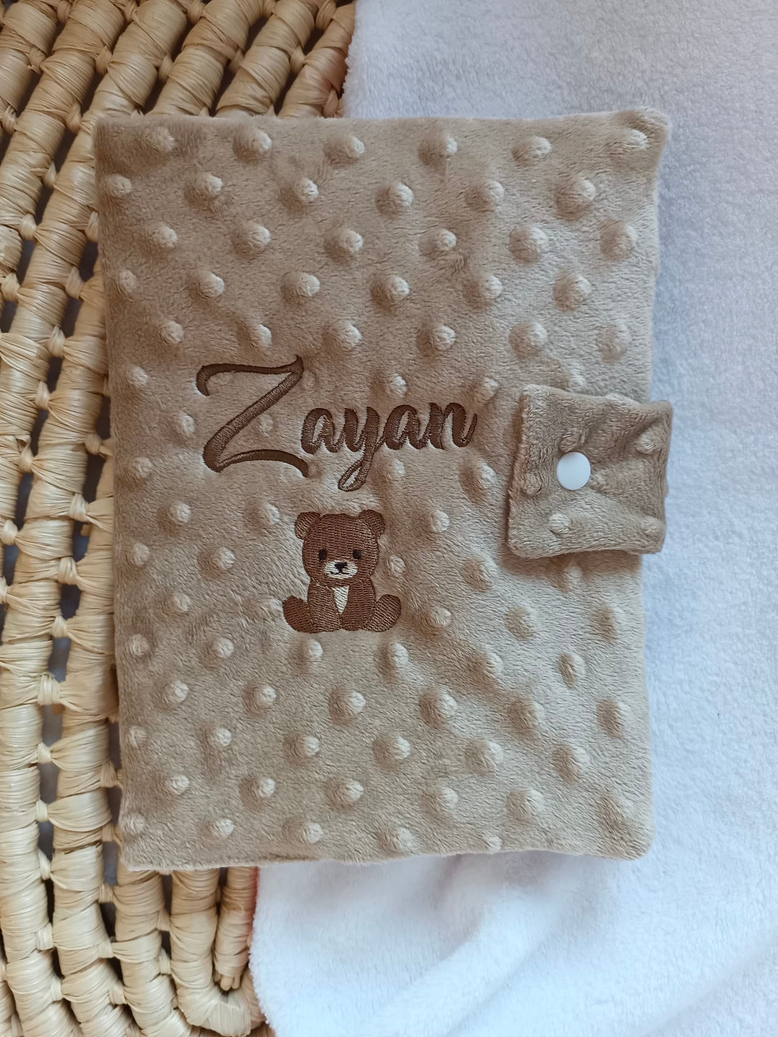 Protège carnet de santé minky marron - personnalisable -