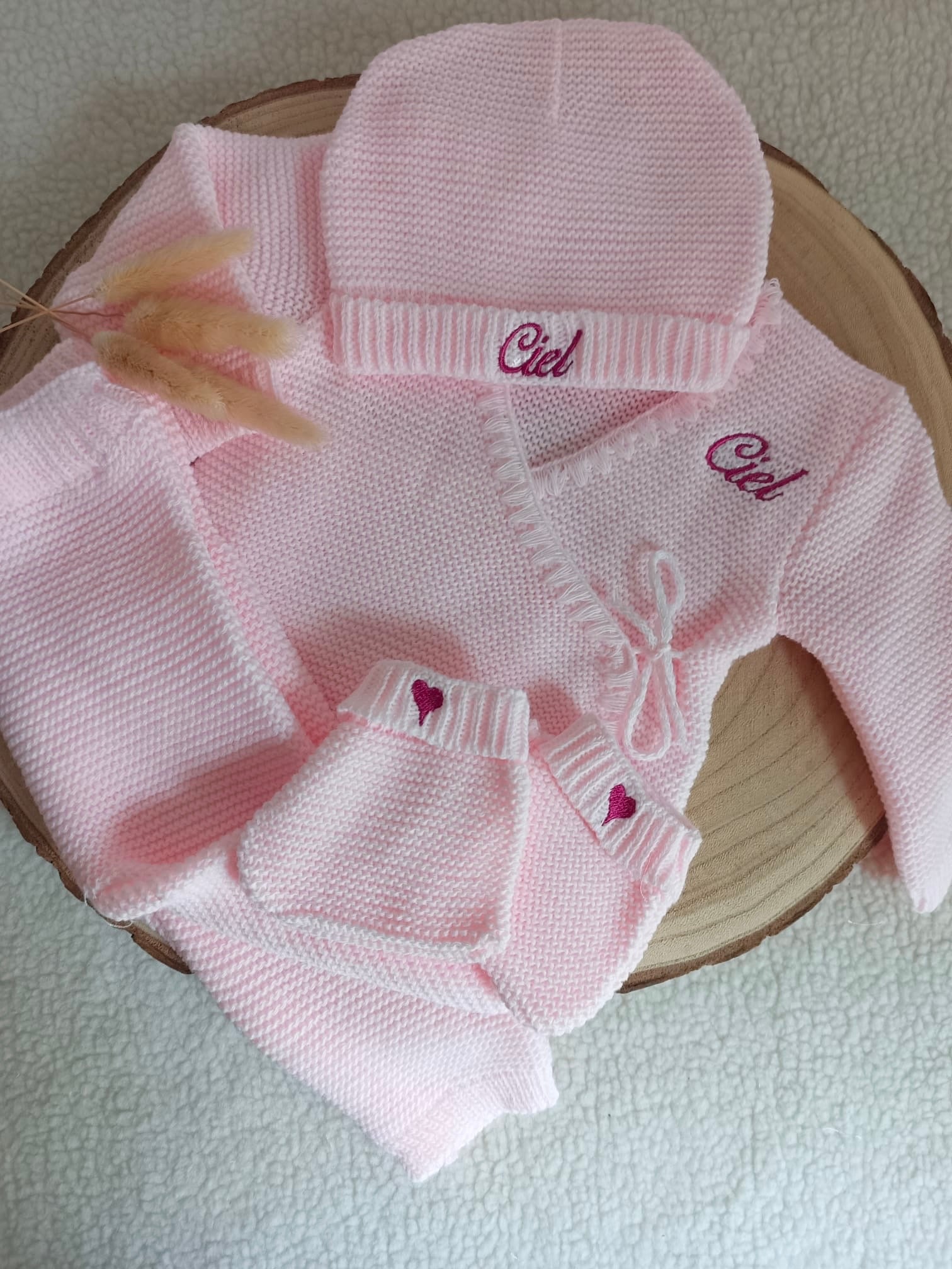 Tenue naissance 0/3 mois en maille rose - personnalisable