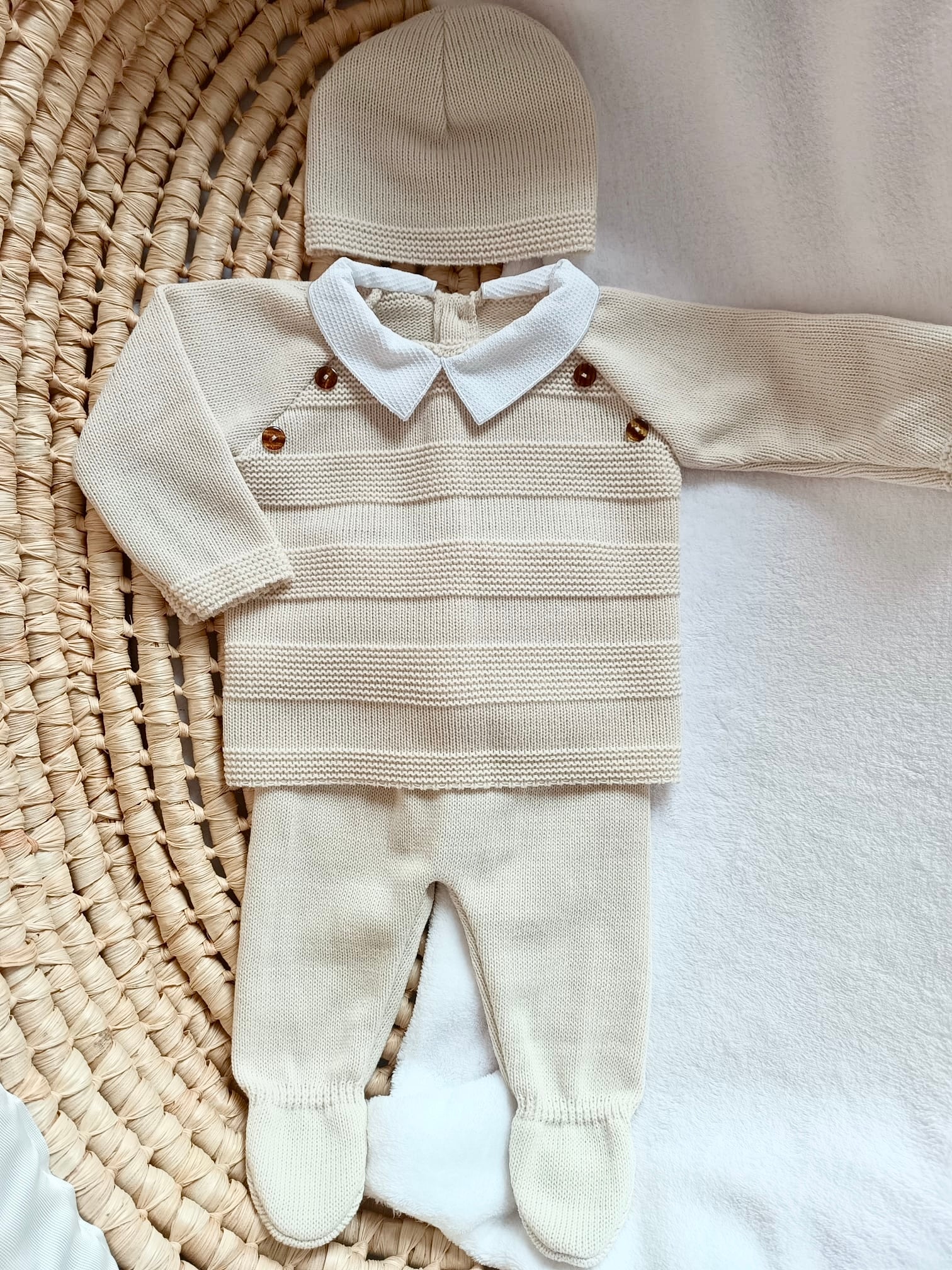 Ensemble complet beige avec boutons style bois 0/3 mois