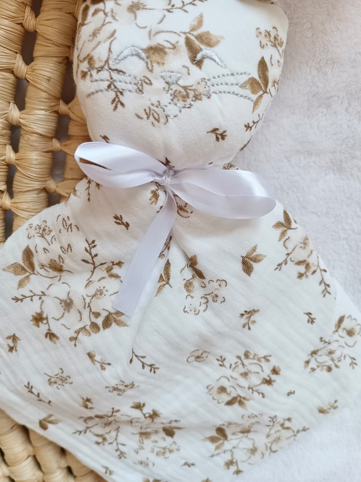 Doudou en gaze de coton et polaire fleurs de coton tons beige/marron