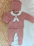 Ensemble complet naissance 0/3 mois, vieux rose avec détails et noeud satiné blanc + dentelle