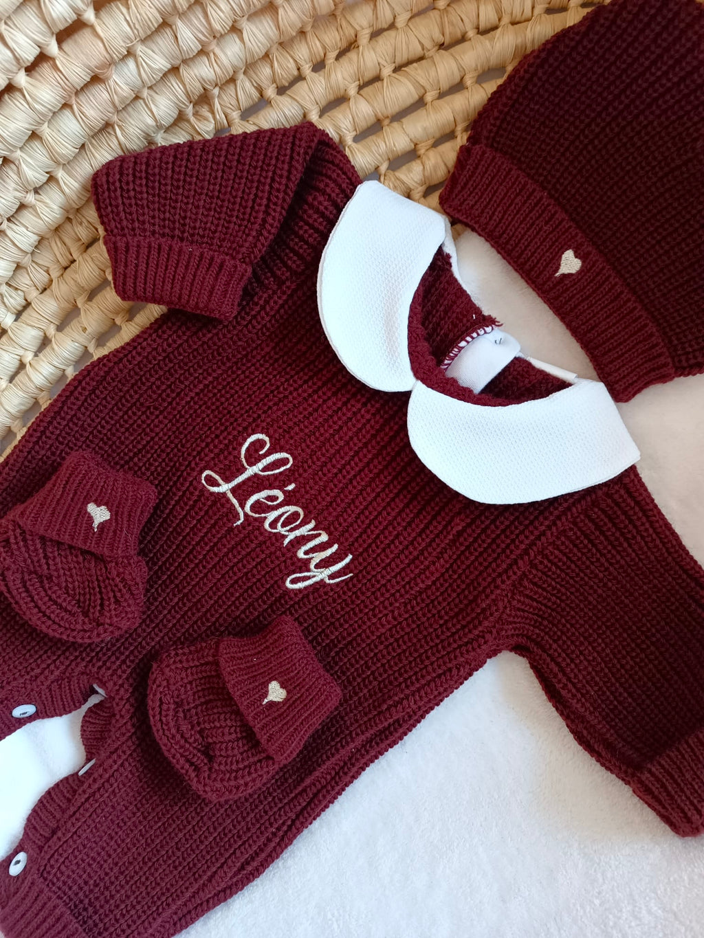 Combinaison maille bordeaux avec col blanc - 0/3 mois 3/6 mois et 9/12 mois  - personnalisable