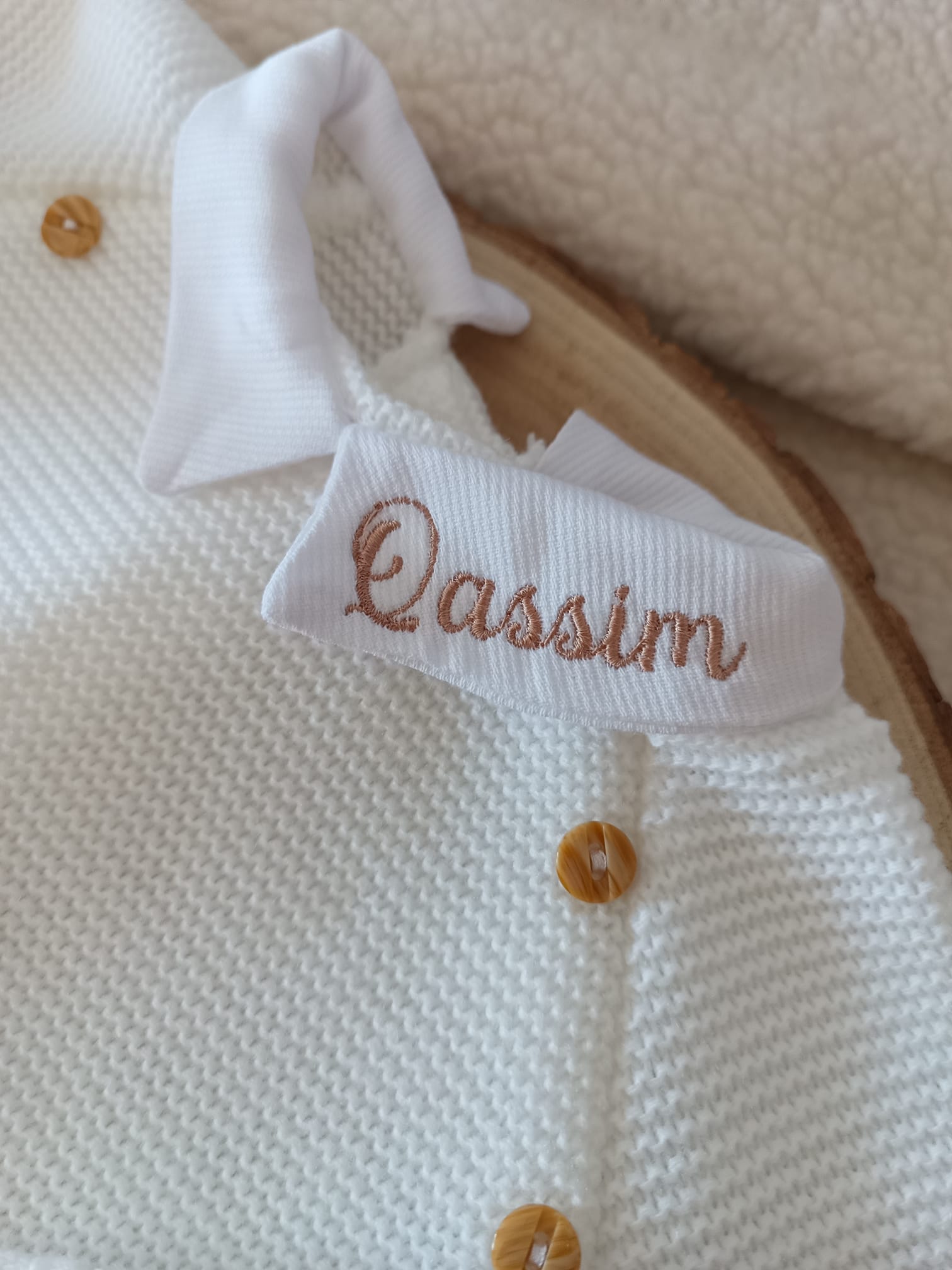 Ensemble complet naissance blanc 0/3 mois avec boutons bois