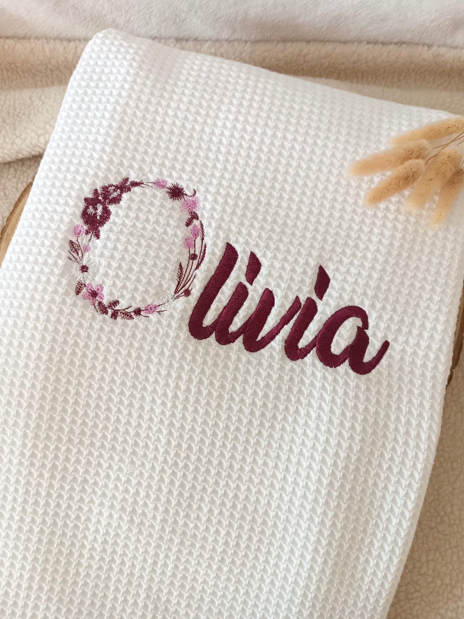 Couverture en nid d’abeille et polaire blanc - personnalisable -