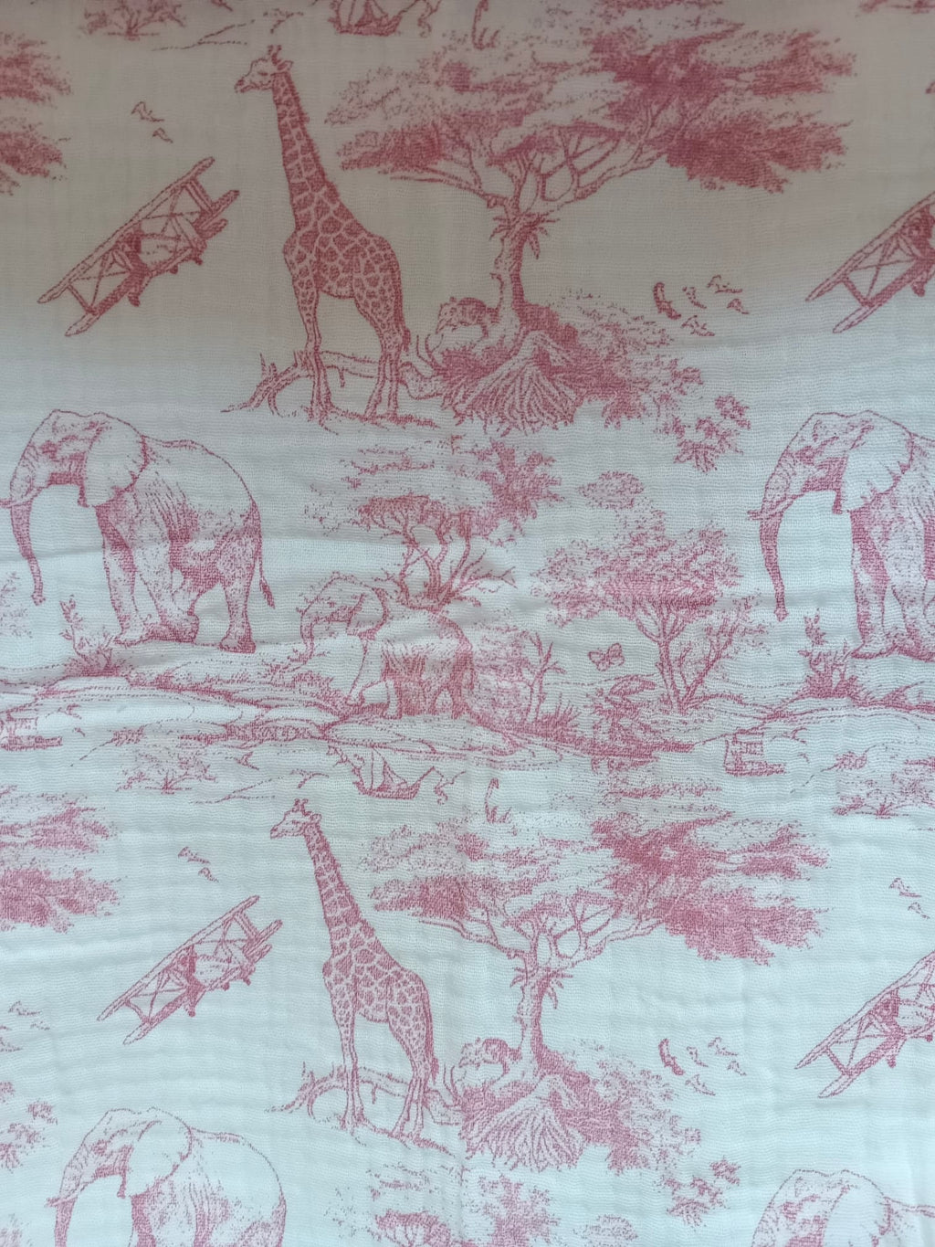 Couverture en gaze de coton safari tons rose/fushia et polaire blanc - personnalisable -