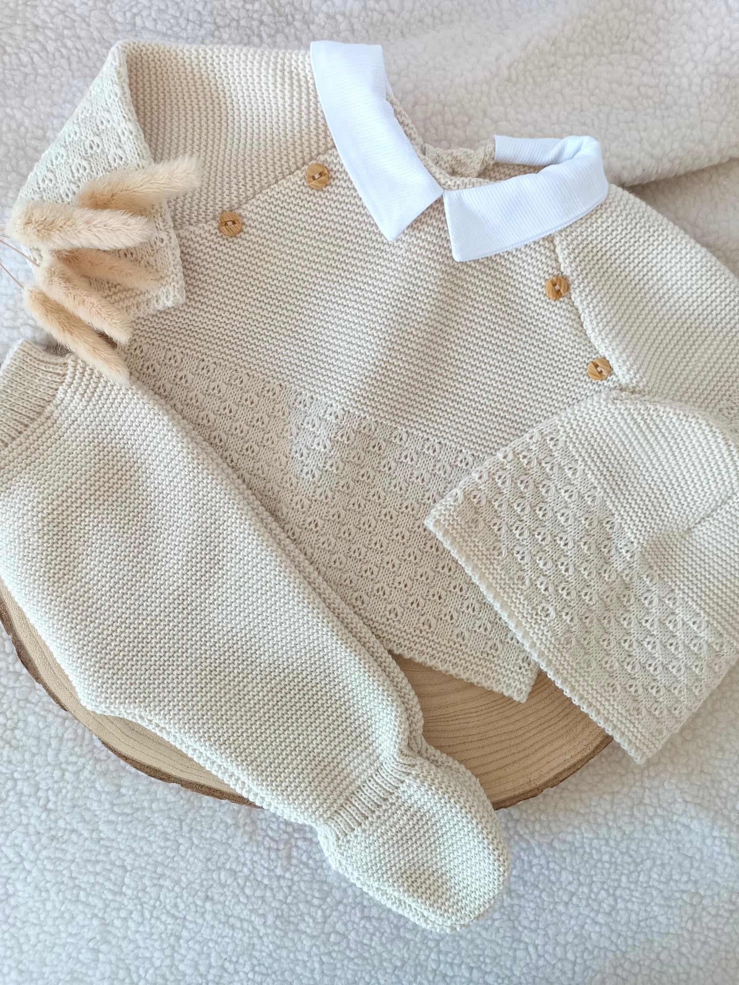 Ensemble complet naissance beige 0/3 mois avec boutons bois