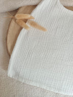 Bavoir en gaze de coton blanc