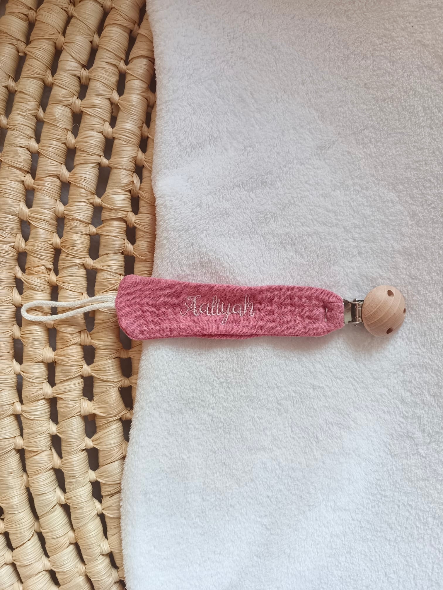Attache-tétine personnalisée bébé en gaze de coton