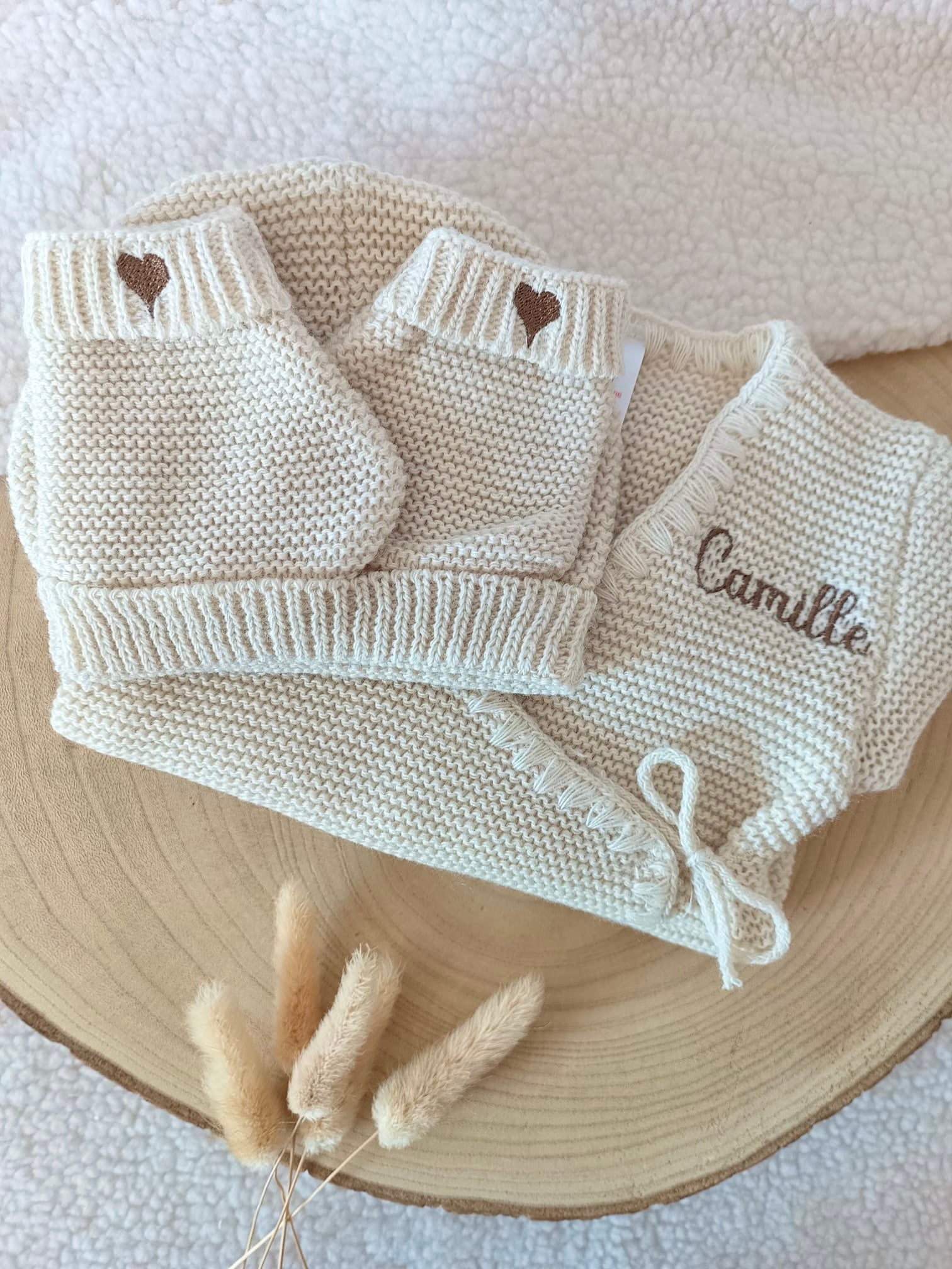 Tenue naissance 0/3 mois en maille beige - personnalisable