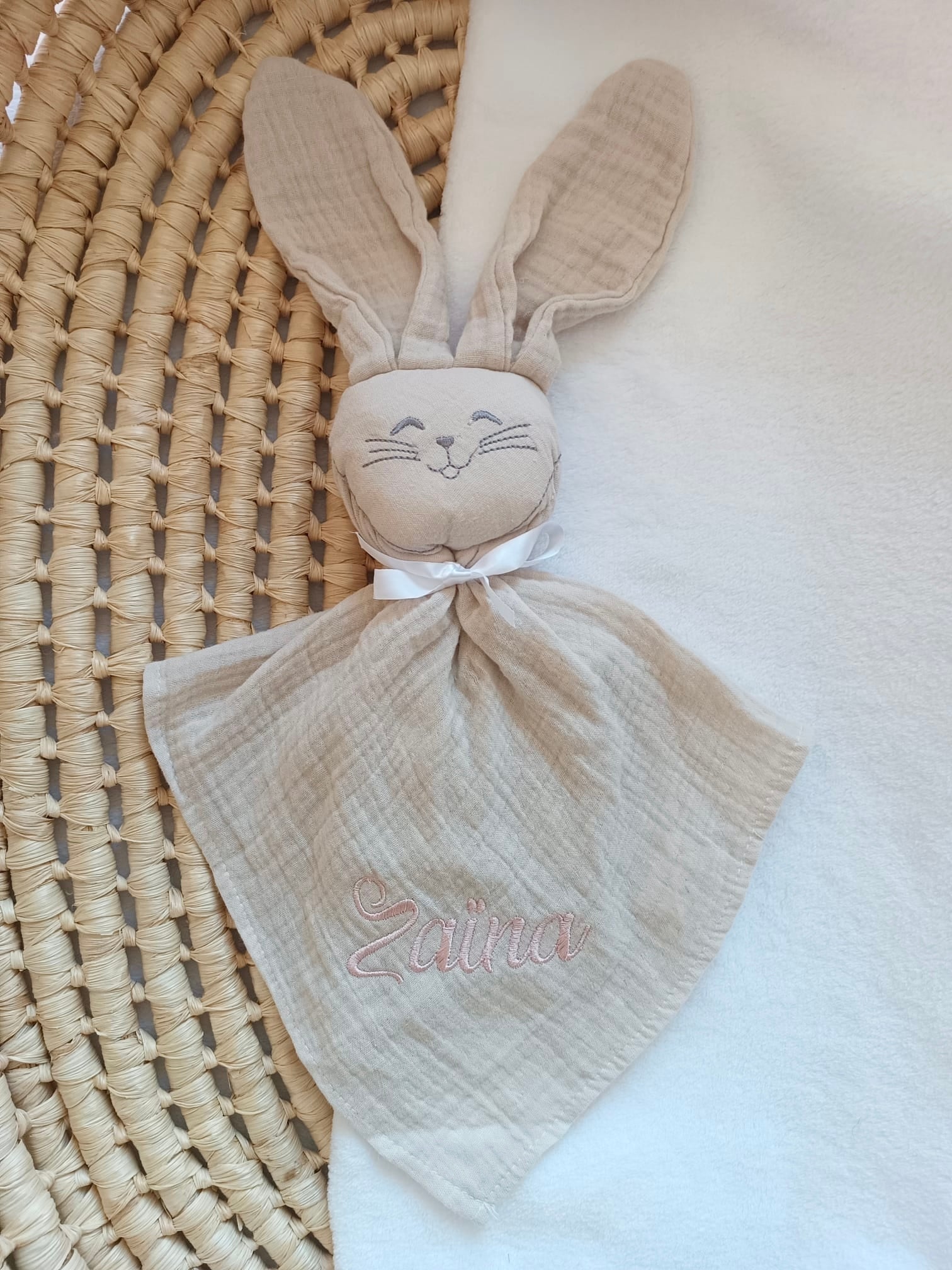 Doudou lapin en gaze de coton beige