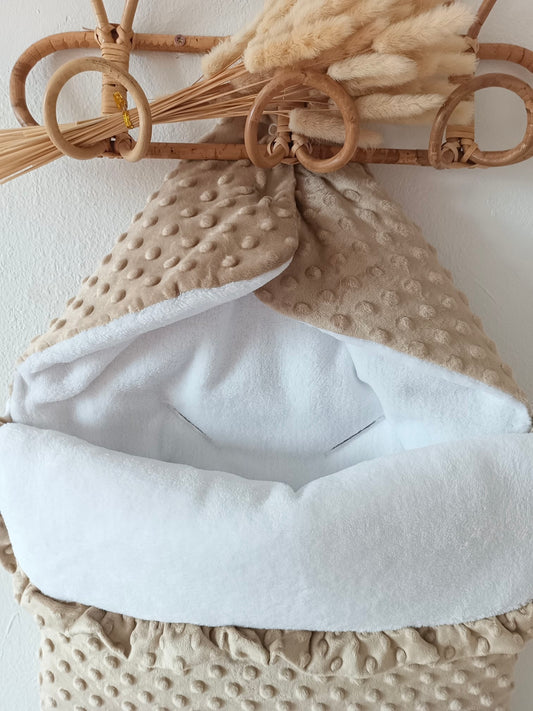 Nid d’ange en minky marron - personnalisable -