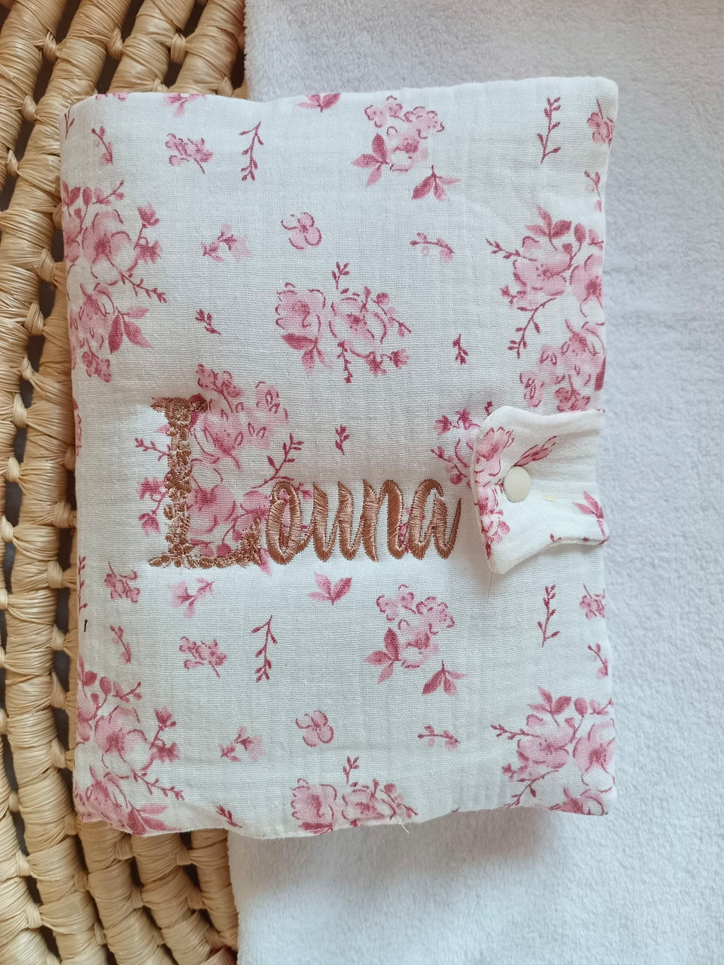 Protège carnet de santé personnalisé bébé – Fleurs de Coton