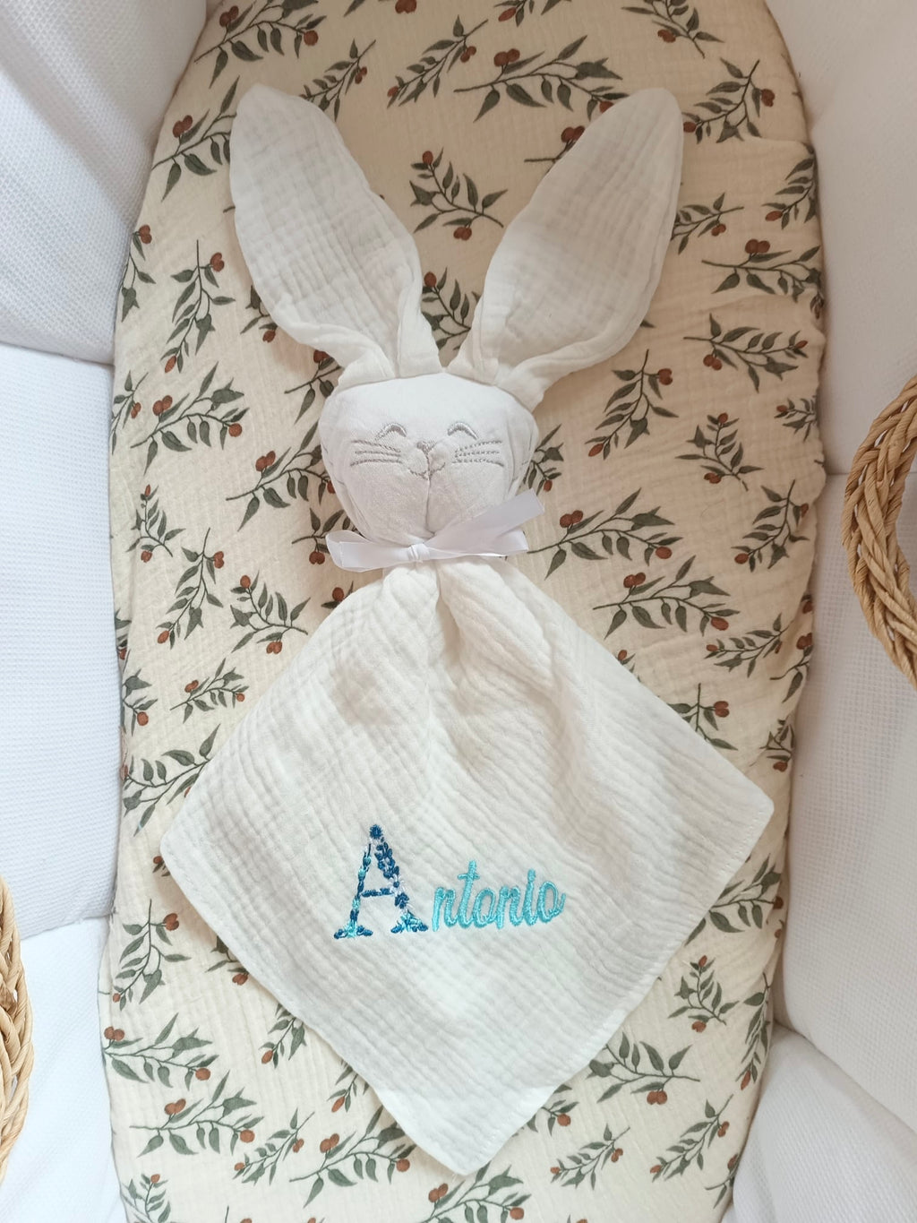 Doudou lapin en gaze de coton blanc