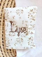 Protège-carnet de santé bébé personnalisé – Fleur de coton
