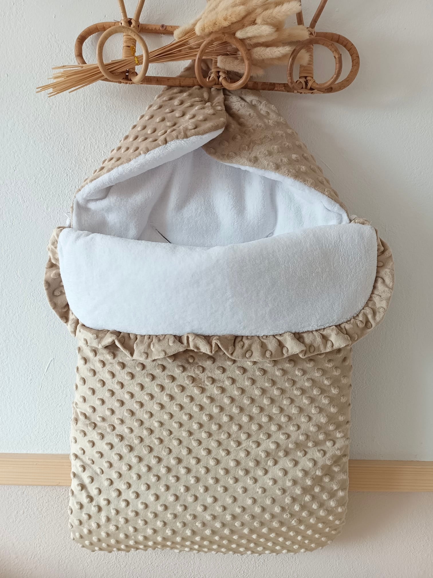 Nid d’ange en minky marron - personnalisable -
